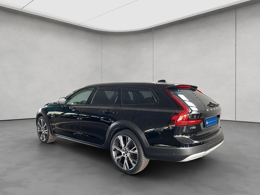 Volvo V90 Cross Country 2023