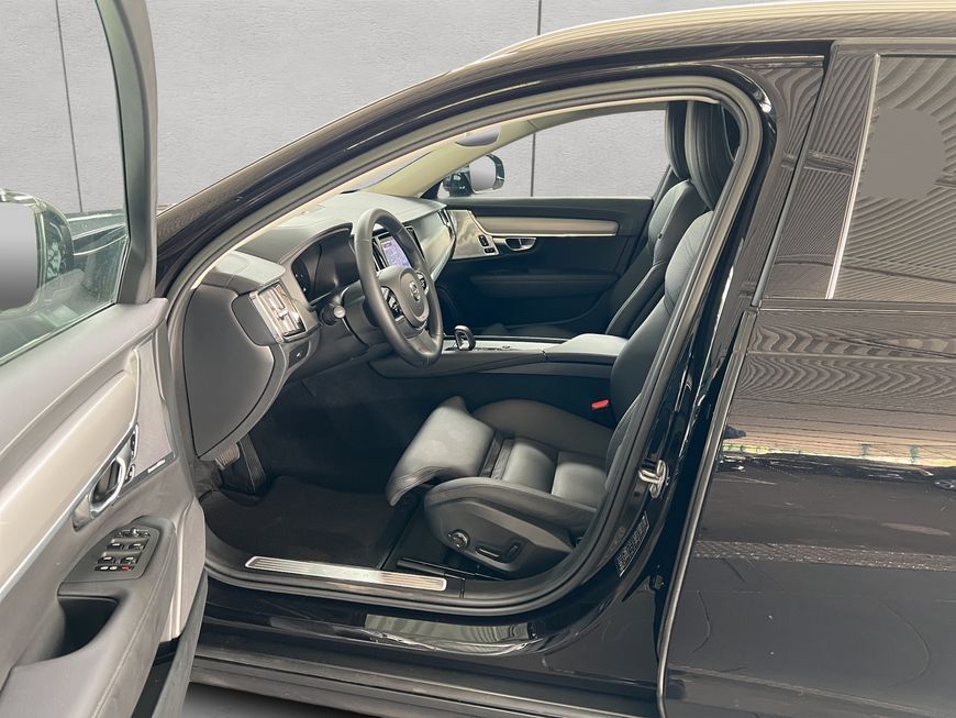 Volvo V90 Cross Country 2023