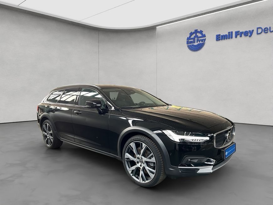 Volvo V90 Cross Country 2023