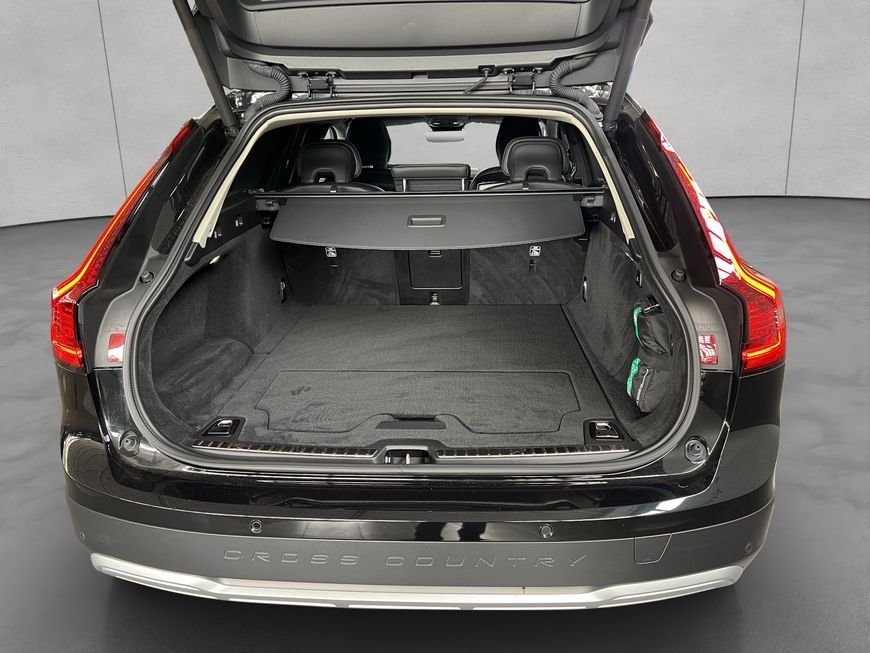 Volvo V90 Cross Country 2023