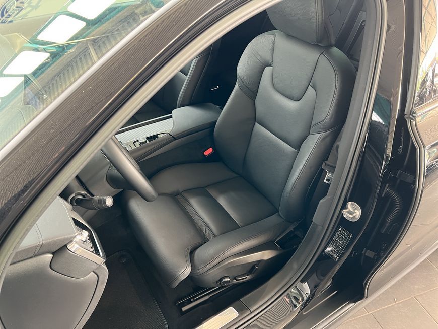 Volvo V90 Cross Country 2023