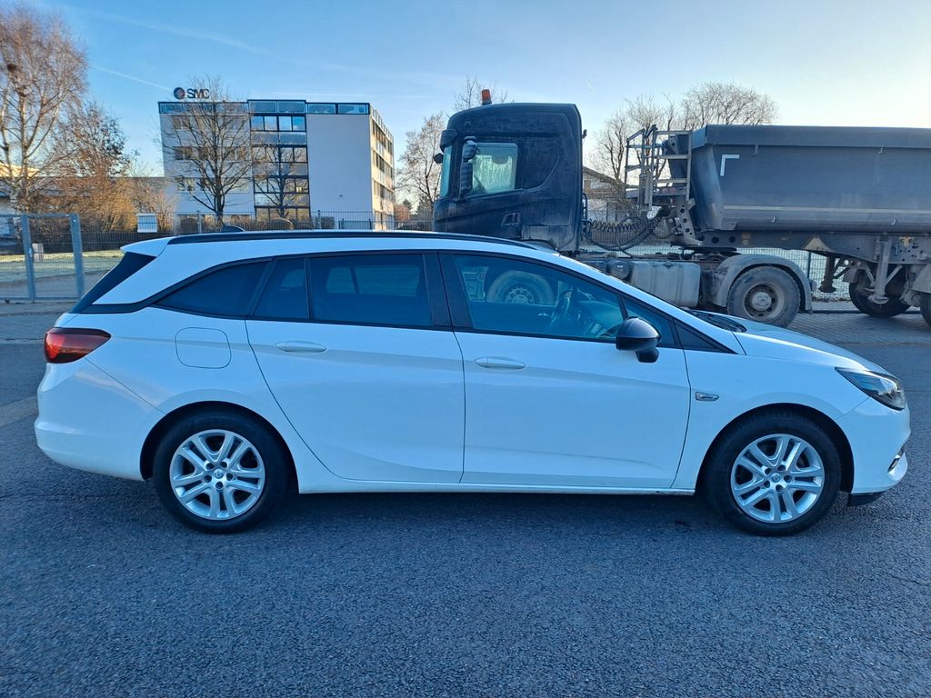 Opel Astra 2021