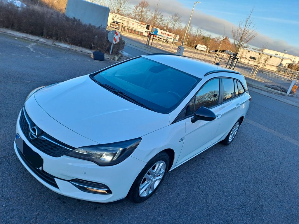 Opel Astra 2021