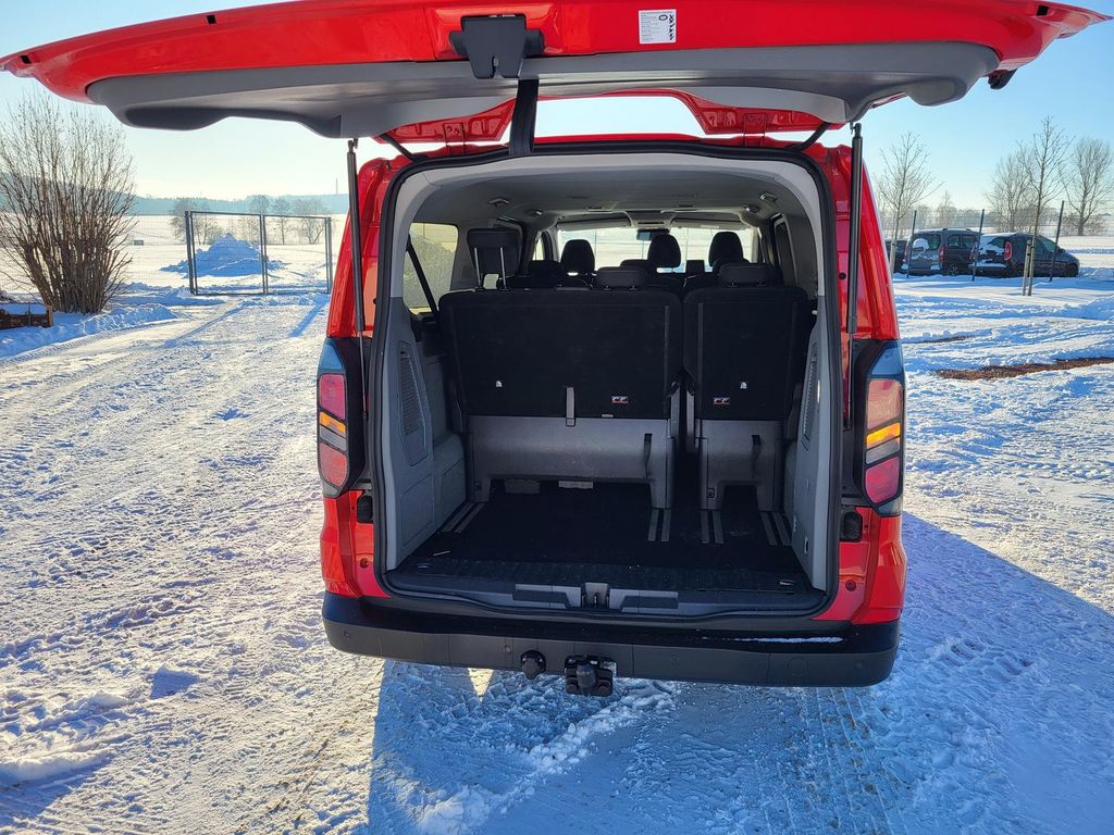 Ford Tourneo Custom 2025