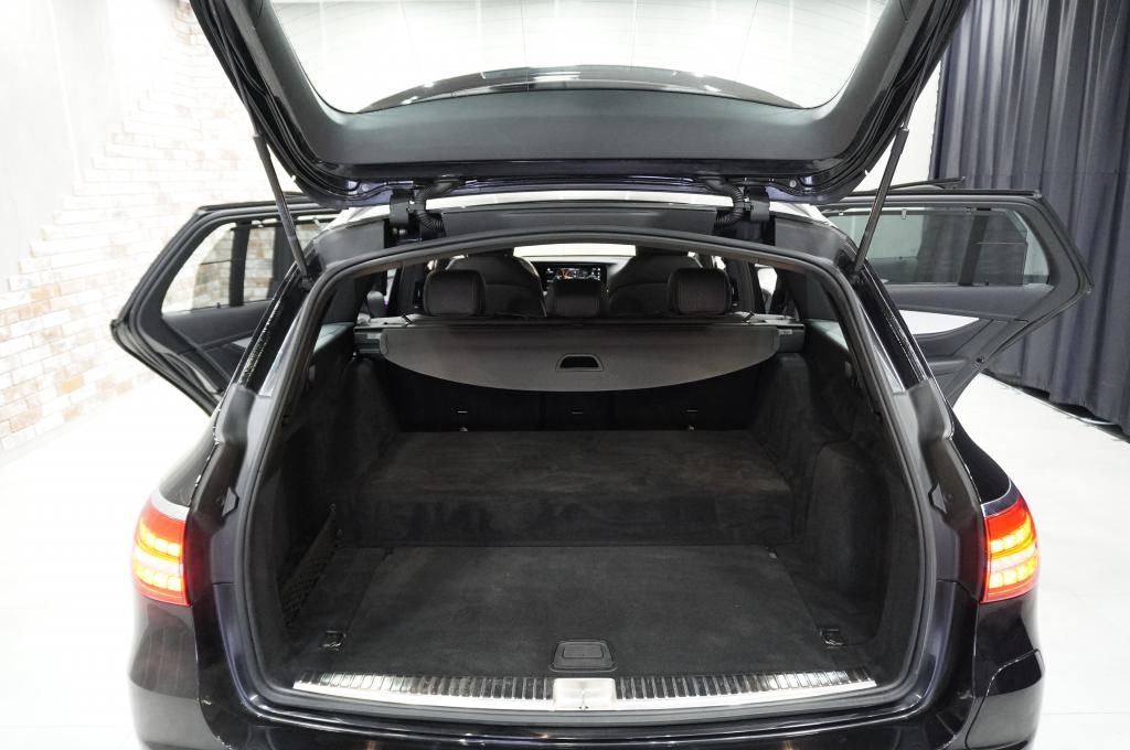 Mercedes-Benz E 300 2022