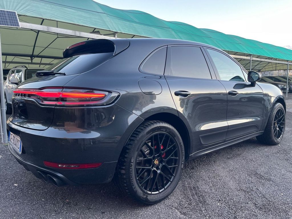 Porsche Macan 2021