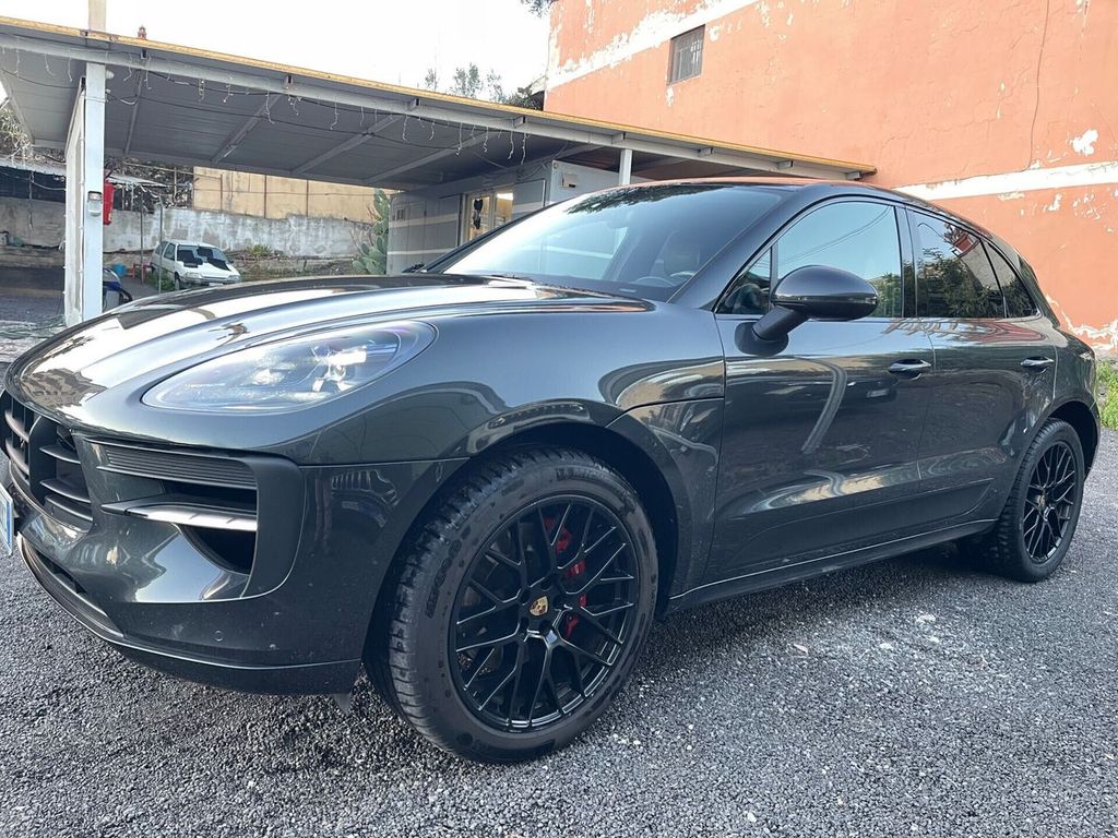 Porsche Macan 2021