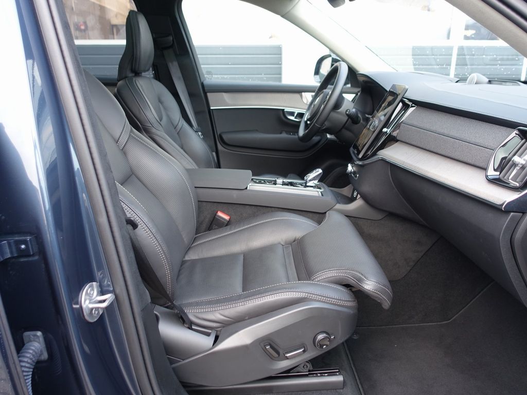 Volvo XC90 2025