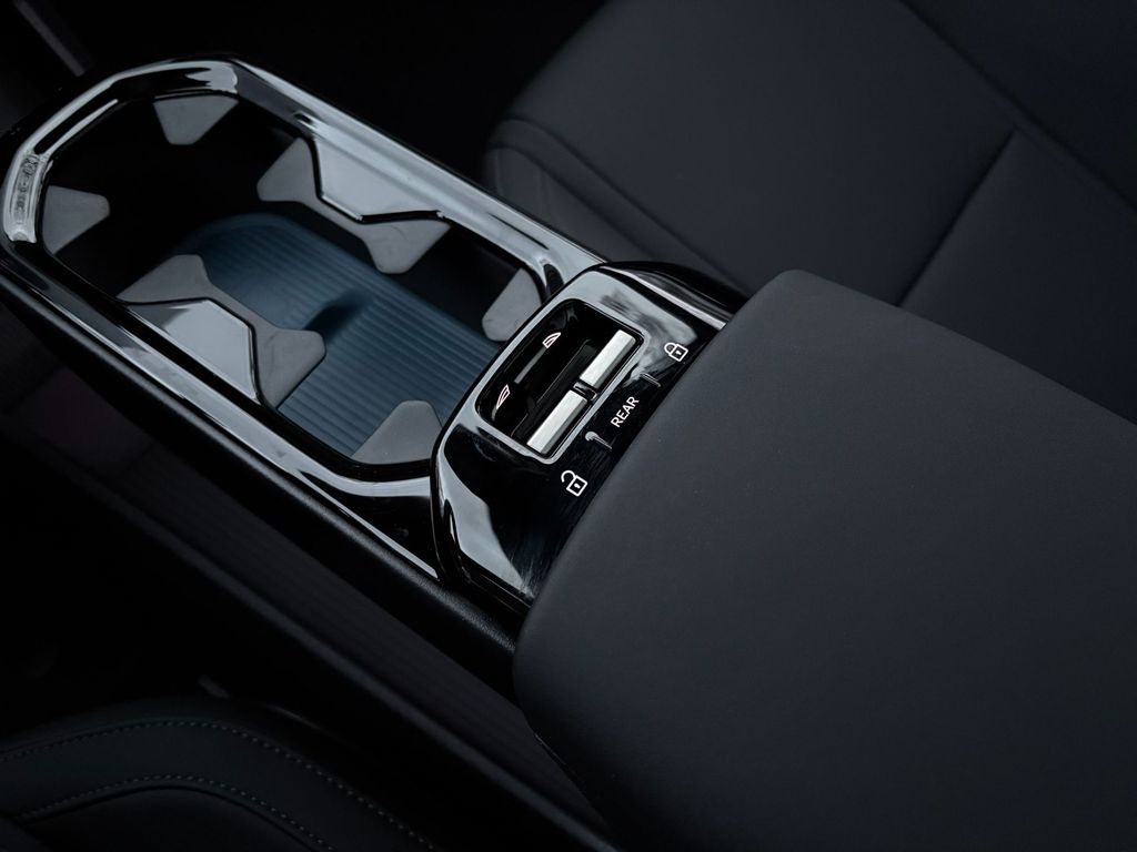 Volvo EX30 2025