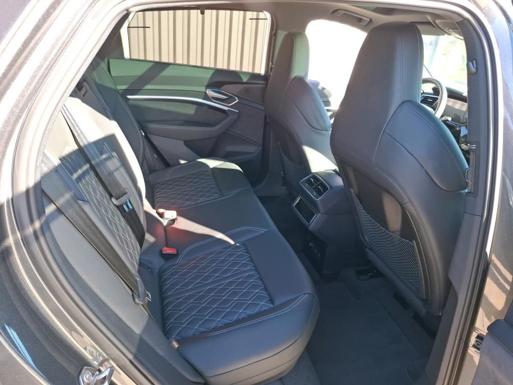 Audi SQ8 e-tron 2024