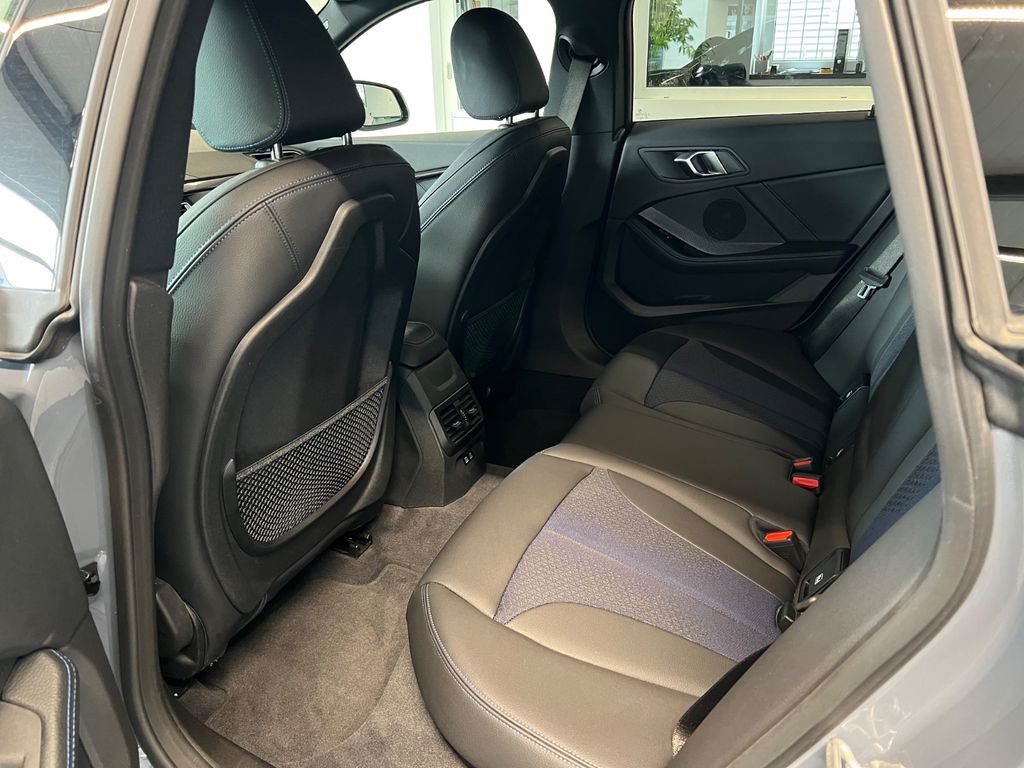 BMW 218 2023
