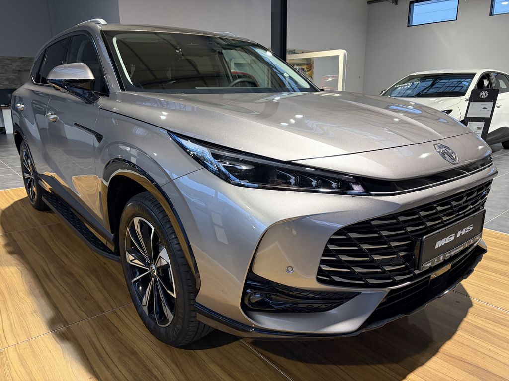MG HS 2025