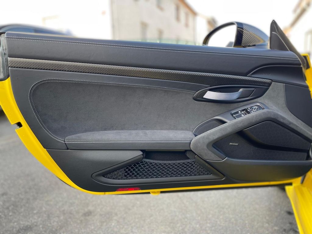 Porsche Boxster 2024