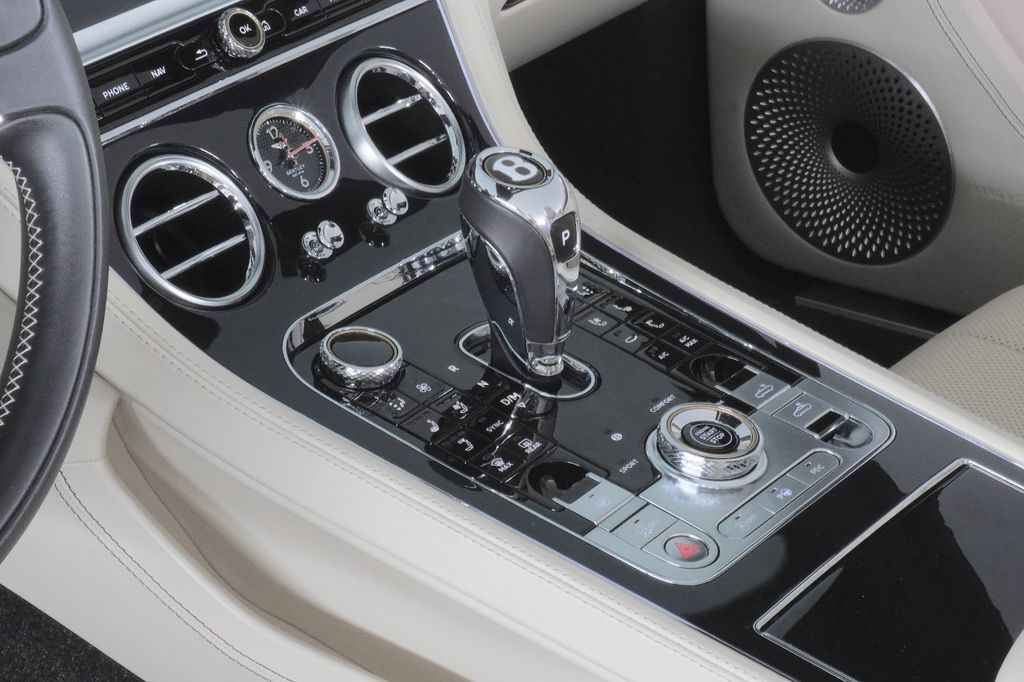 Bentley Continental GTC 2020