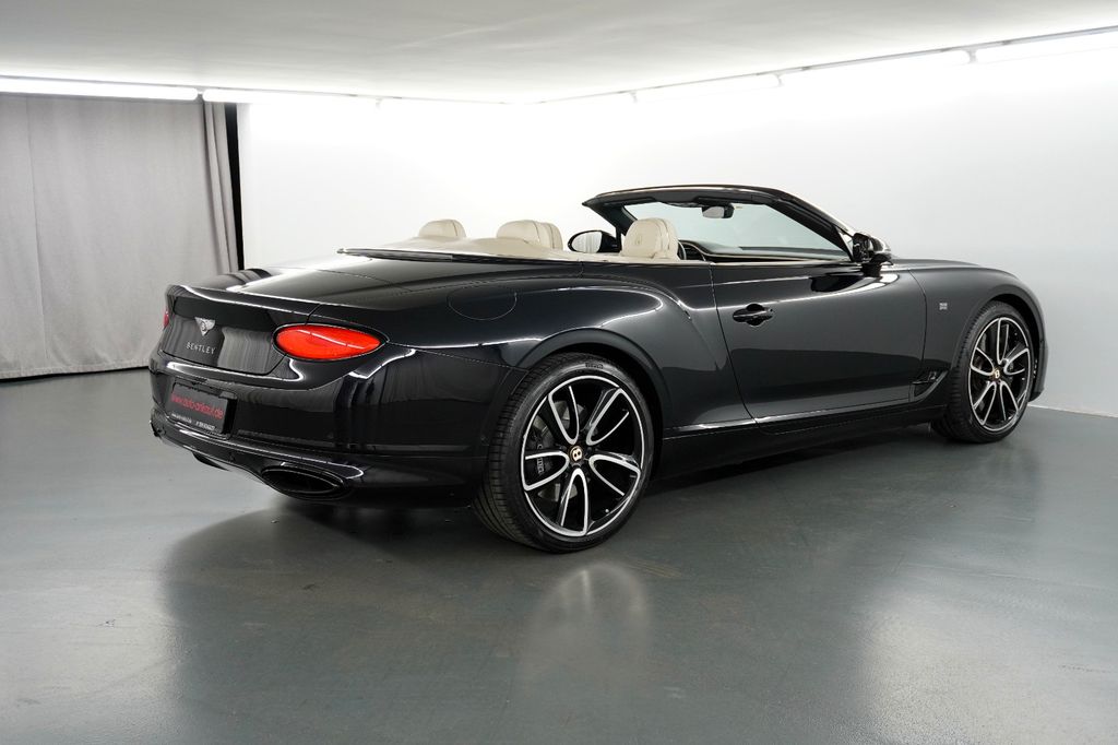 Bentley Continental GTC 2020