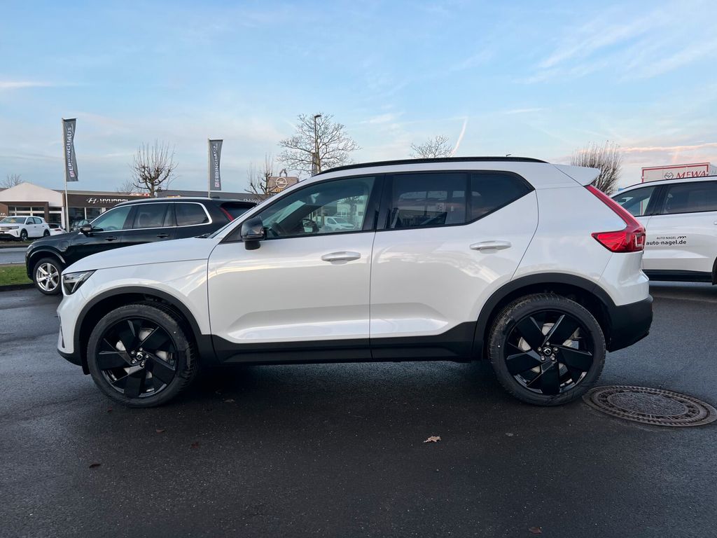 Volvo XC40 2025