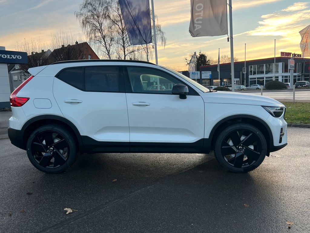 Volvo XC40 2025