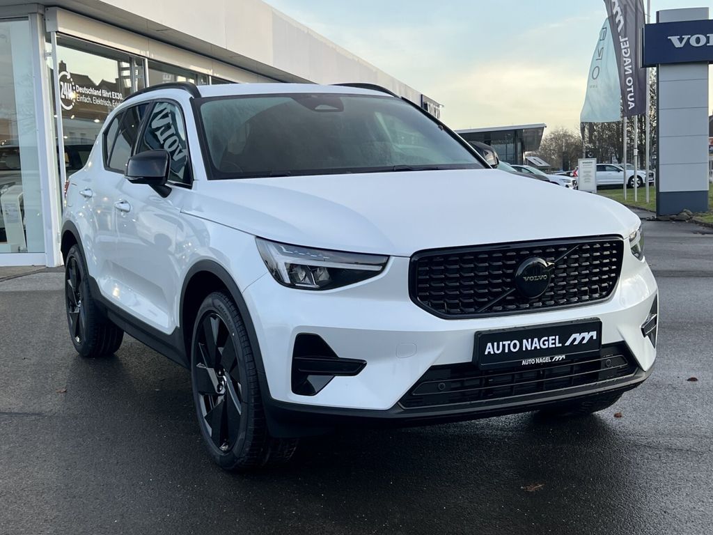 Volvo XC40 2025