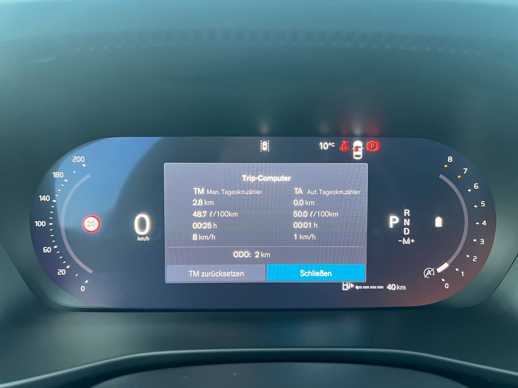 Volvo XC40 2025