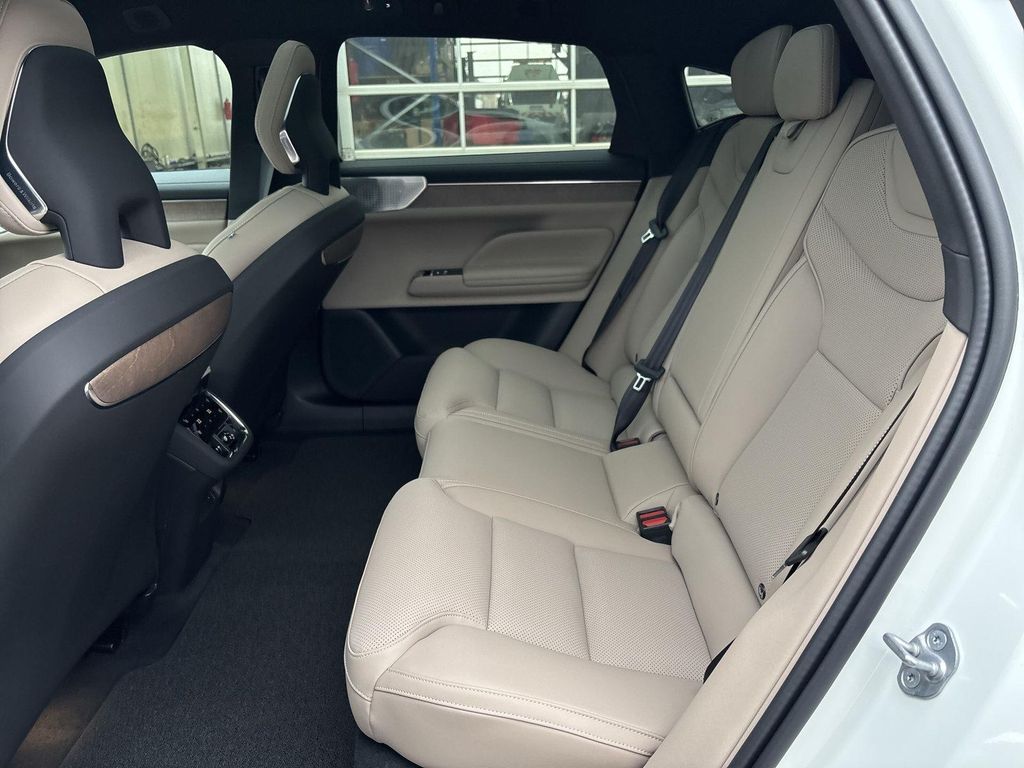 Volvo ES90 2026
