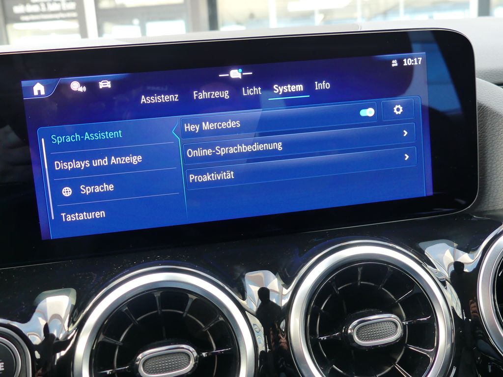 Mercedes-Benz GLA 180 2025