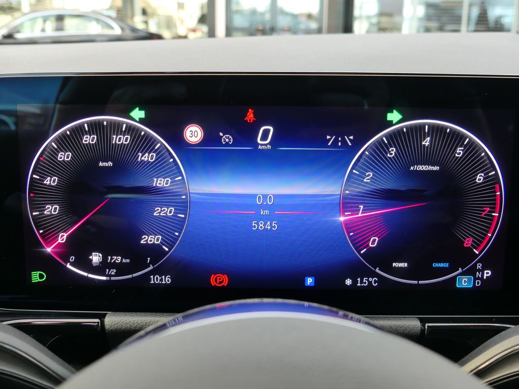 Mercedes-Benz GLA 180 2025