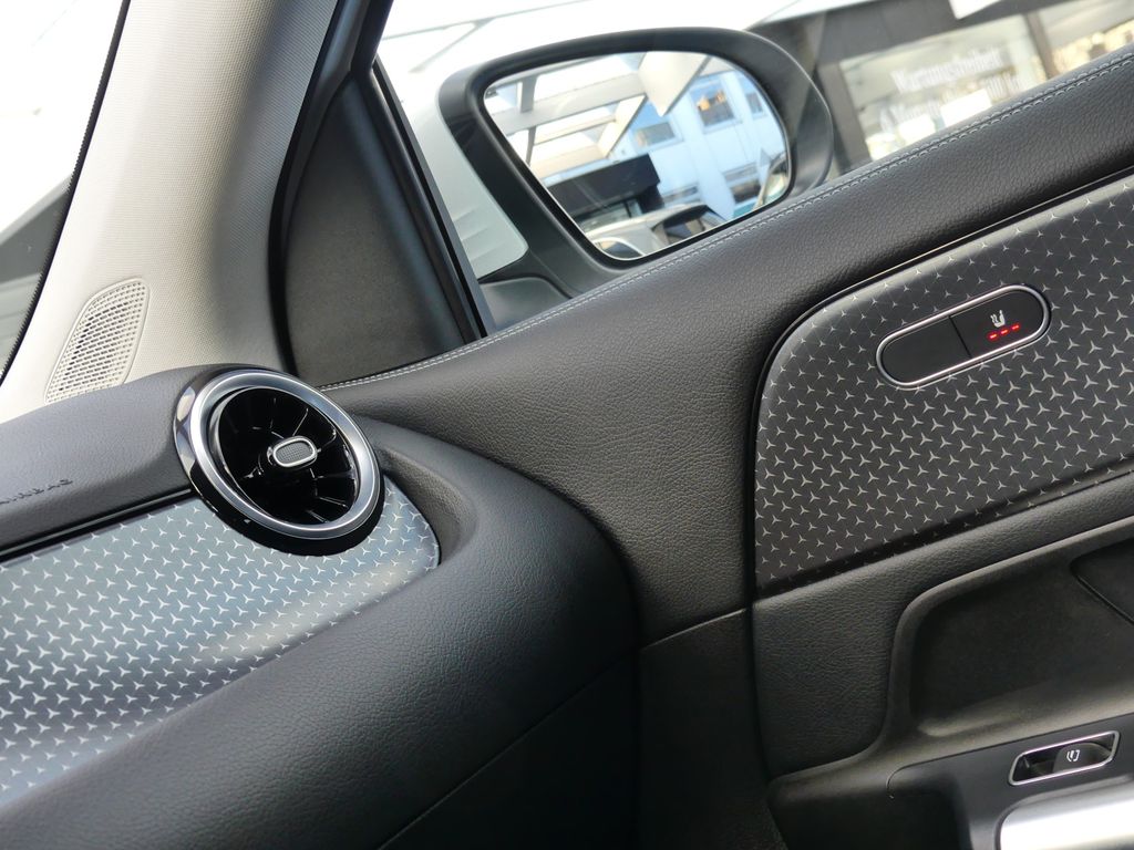 Mercedes-Benz GLA 180 2025