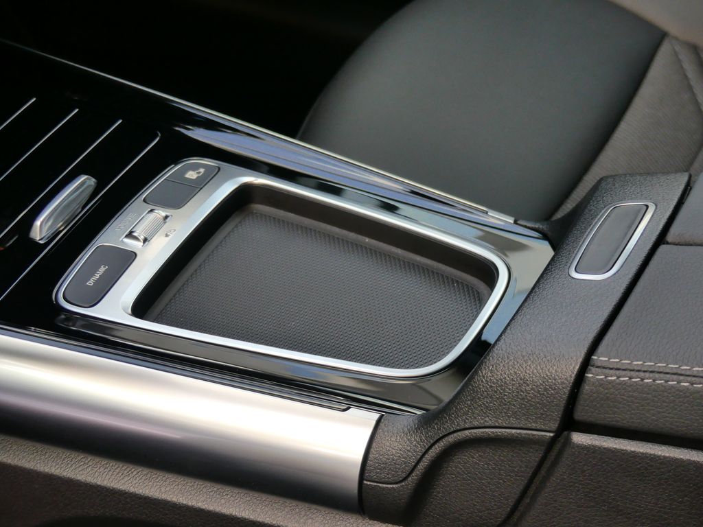 Mercedes-Benz GLA 180 2025