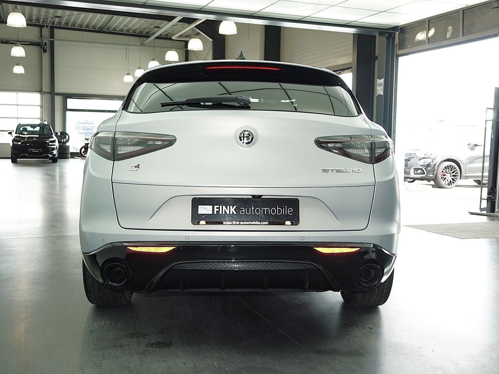 Alfa Romeo Stelvio 2023