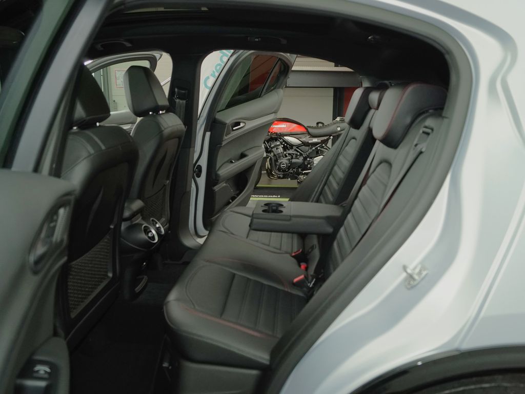 Alfa Romeo Stelvio 2023