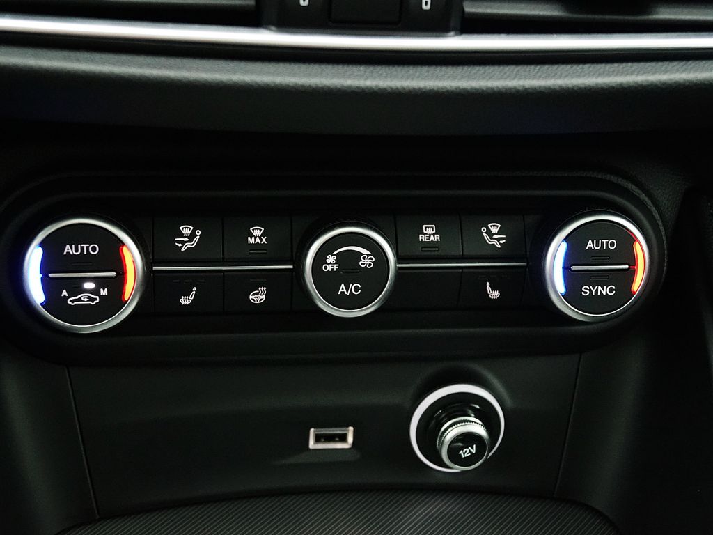 Alfa Romeo Stelvio 2023