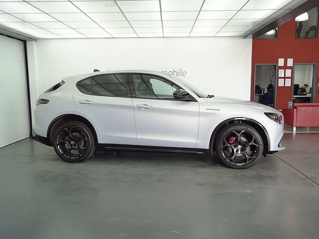 Alfa Romeo Stelvio 2023