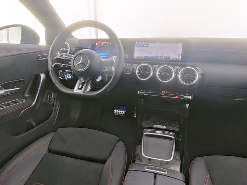 Mercedes-Benz CLA 35 AMG 2024