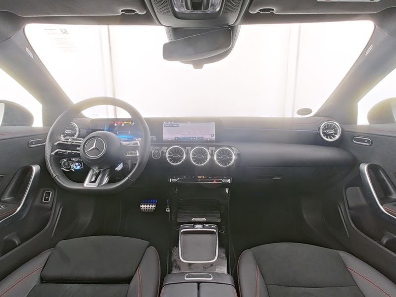 Mercedes-Benz CLA 35 AMG 2024