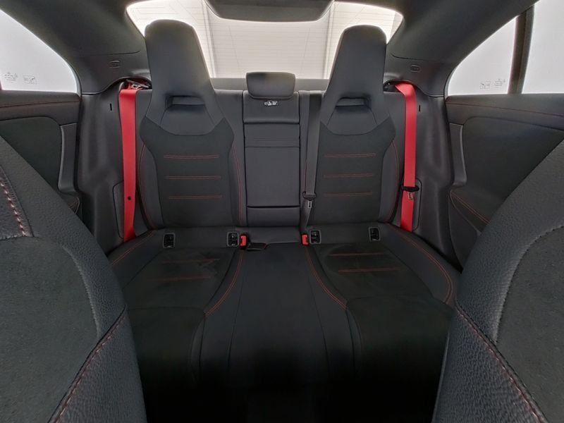 Mercedes-Benz CLA 35 AMG 2024