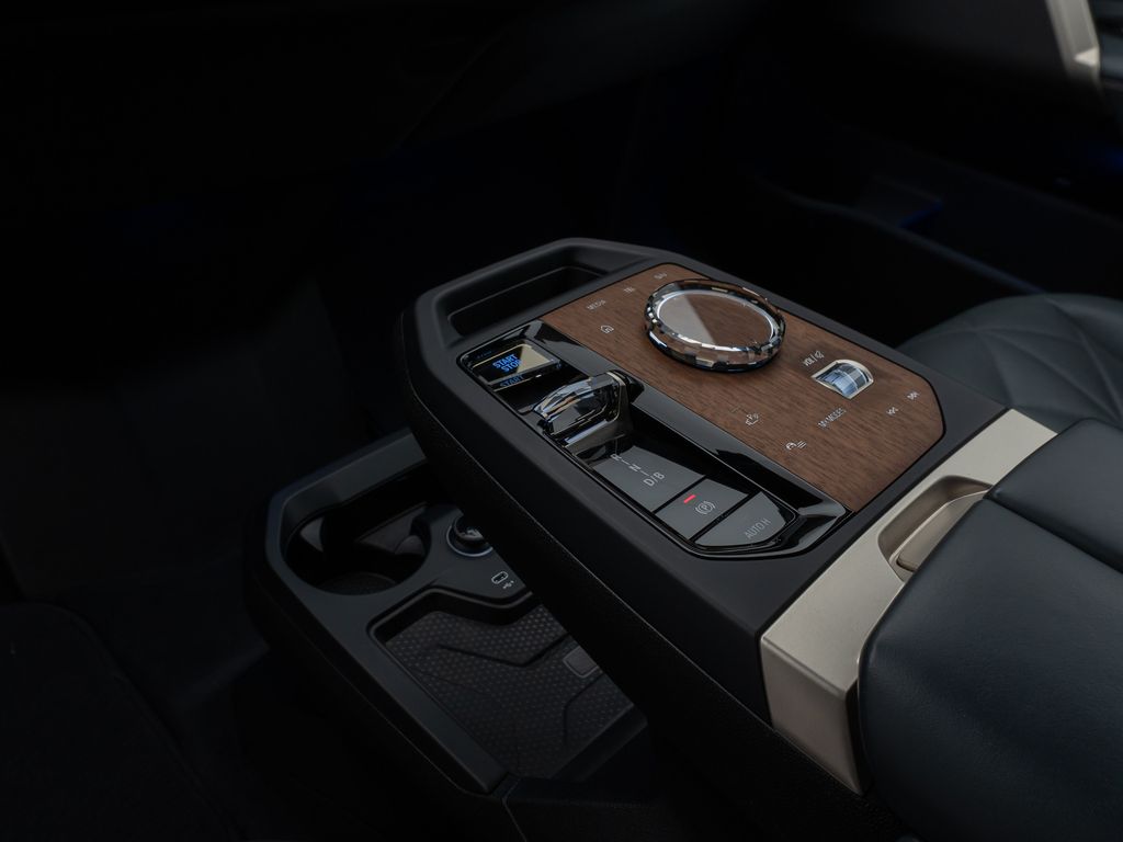 BMW iX 2023