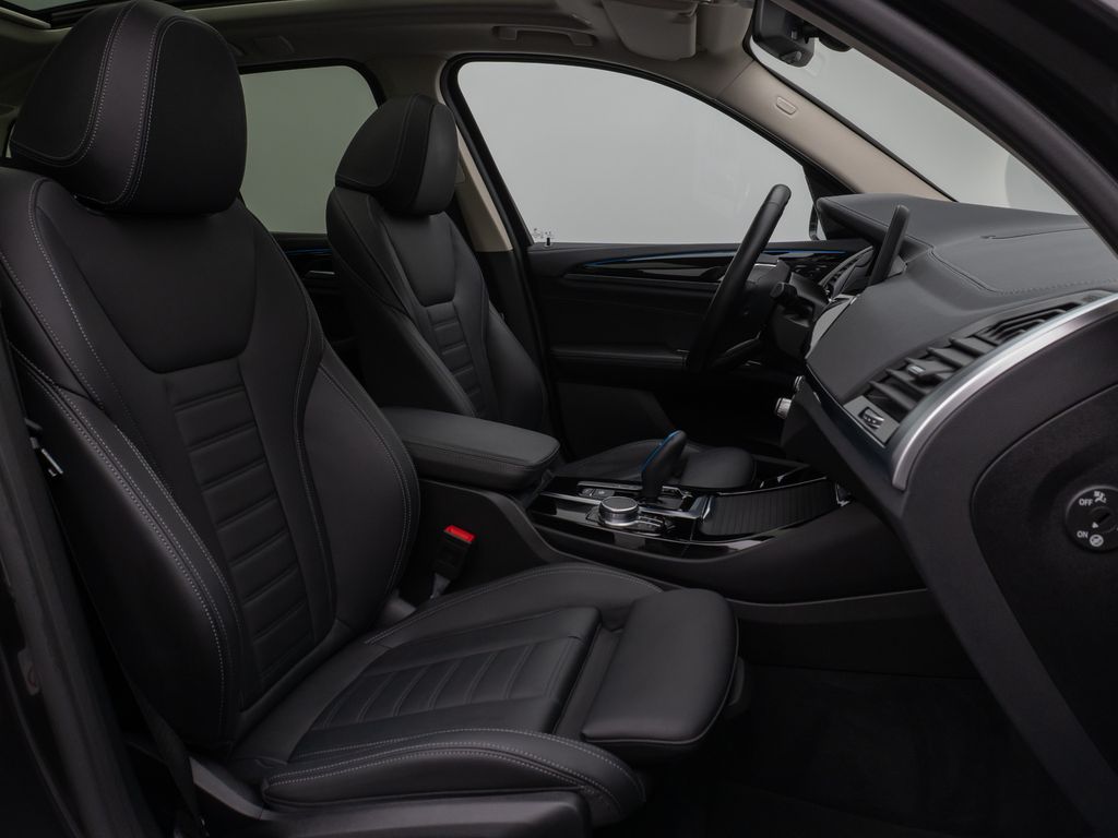 BMW iX3 2021