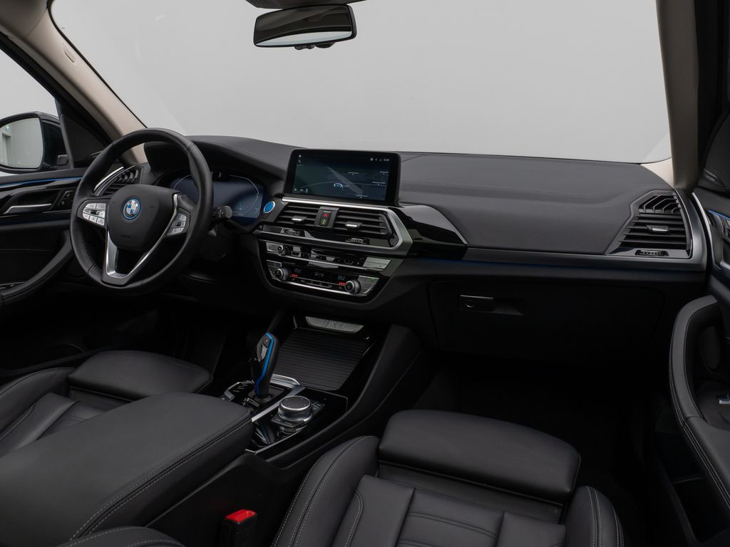 BMW iX3 2021