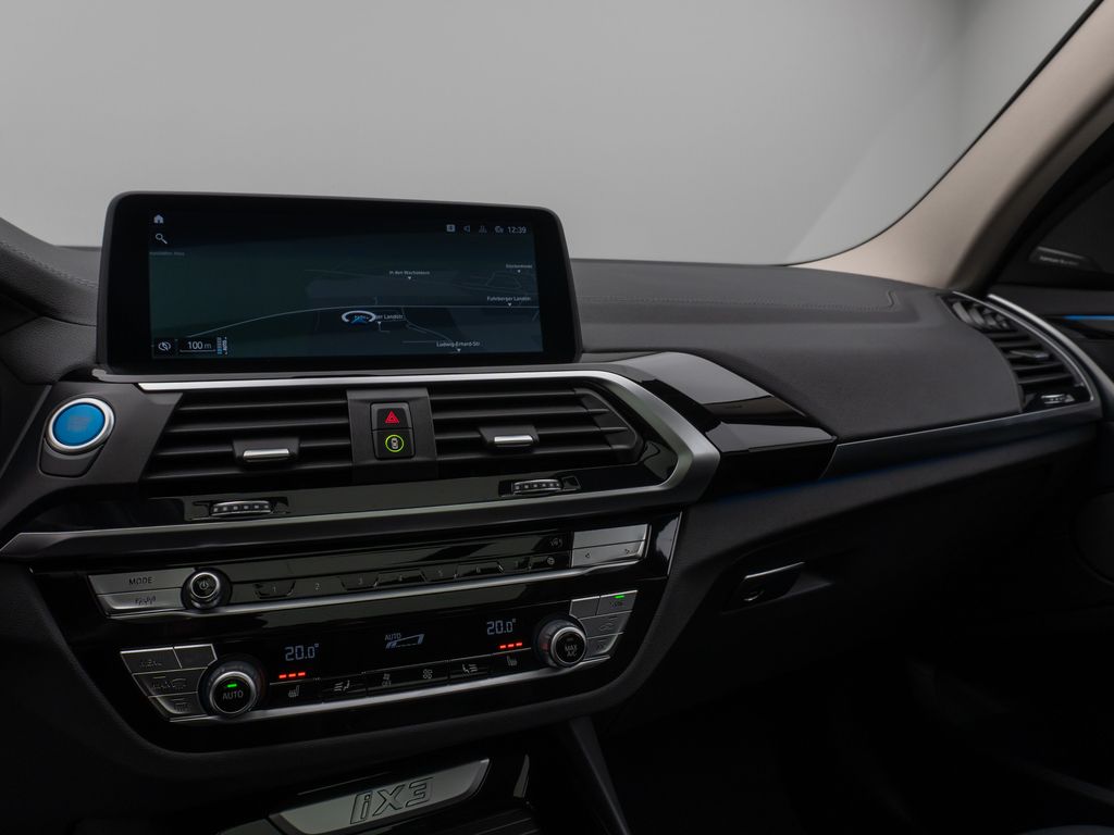 BMW iX3 2021