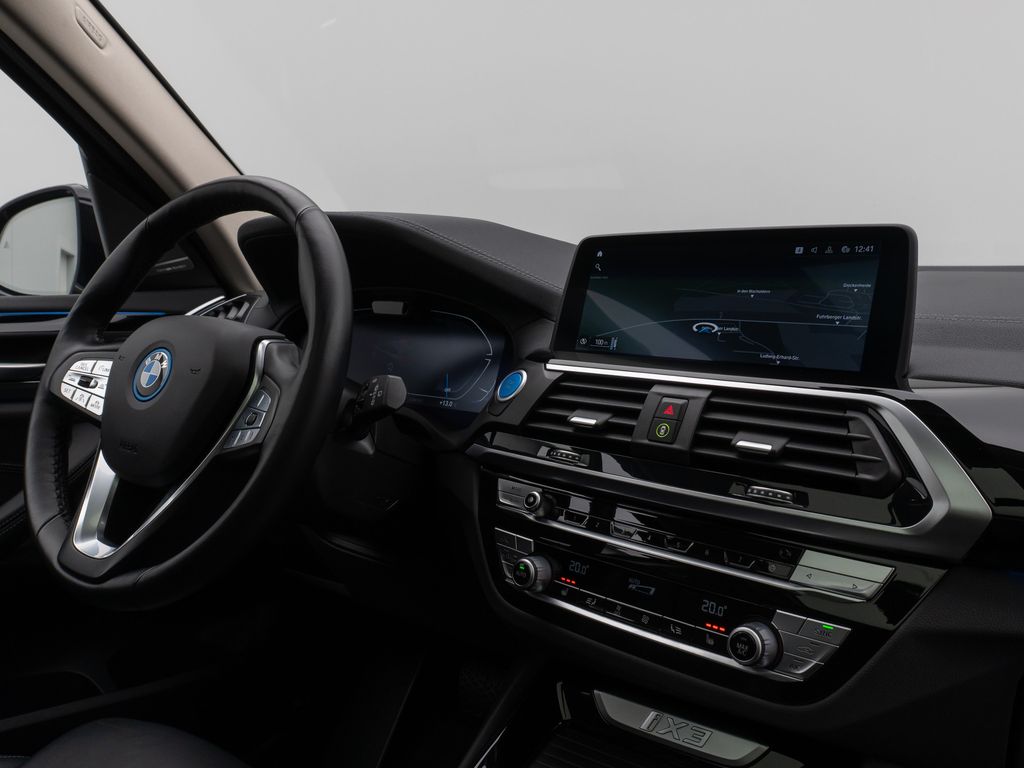 BMW iX3 2021