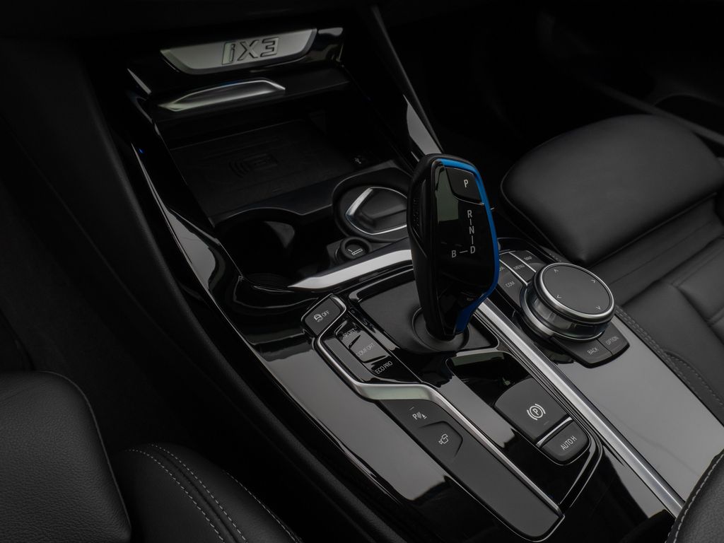BMW iX3 2021