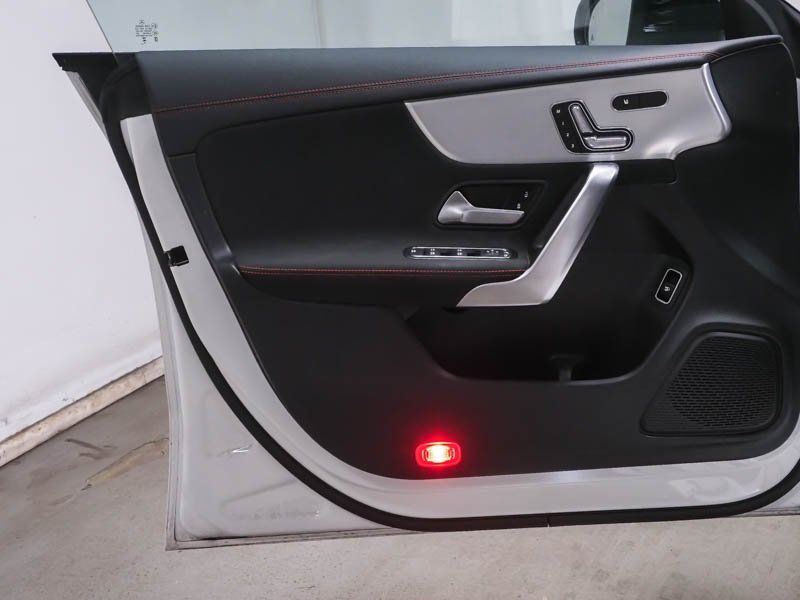 Mercedes-Benz CLA 200 2024