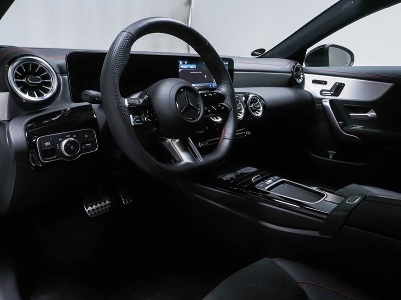 Mercedes-Benz CLA 200 2024