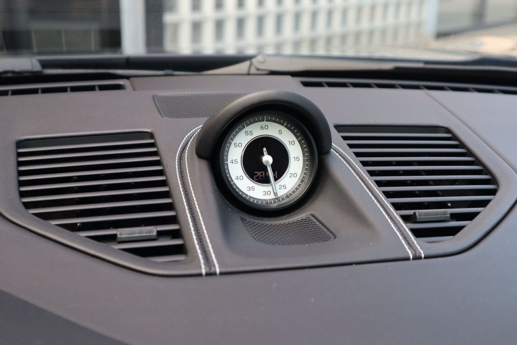 Porsche 992 2024