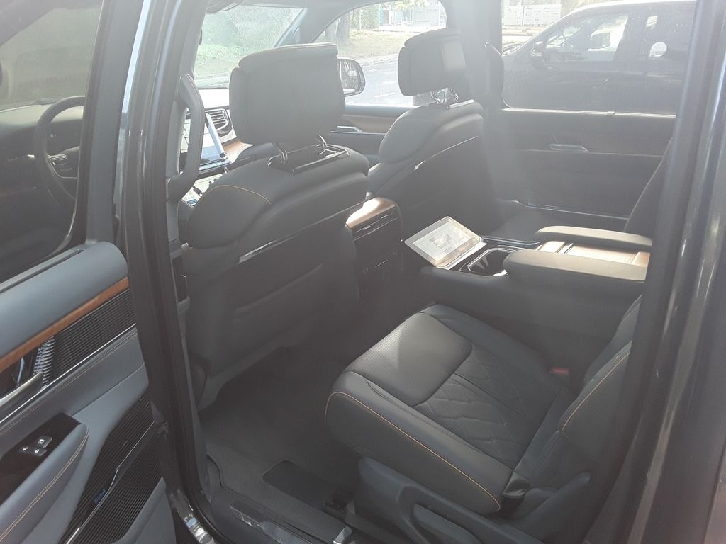 Jeep Wagoneer 2023