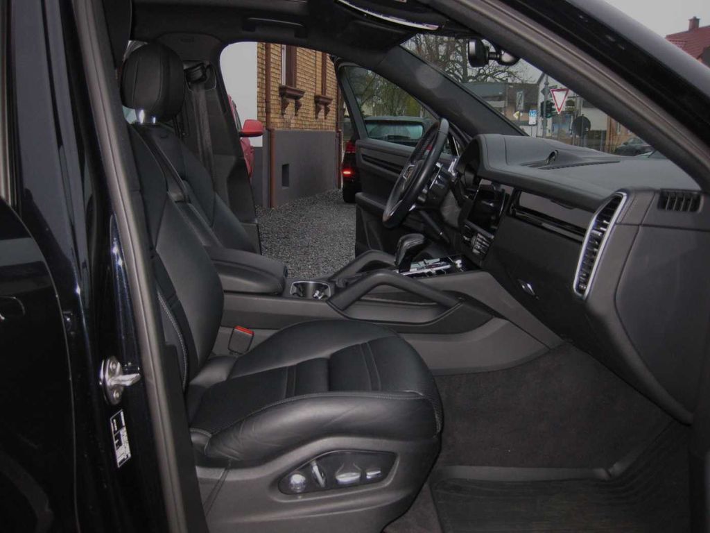 Porsche Cayenne 2020