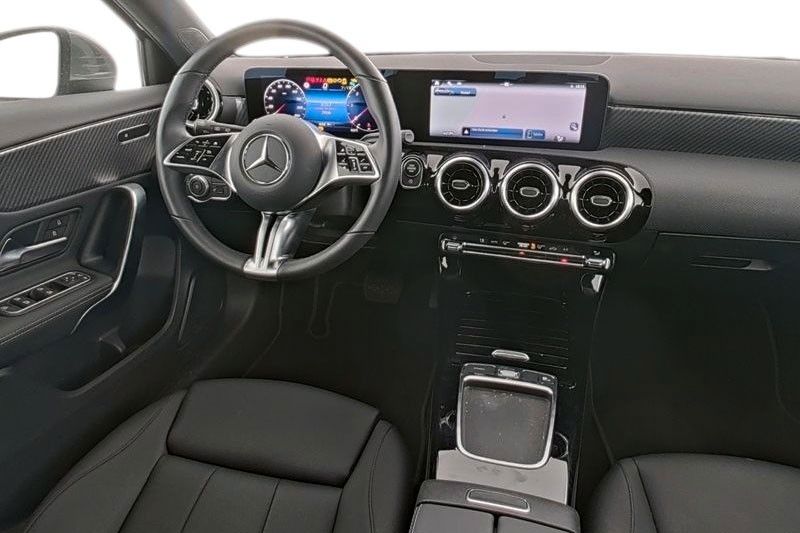 Mercedes-Benz A 200 2024