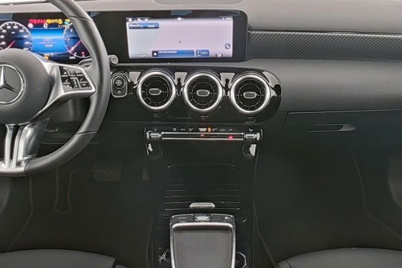 Mercedes-Benz A 200 2024