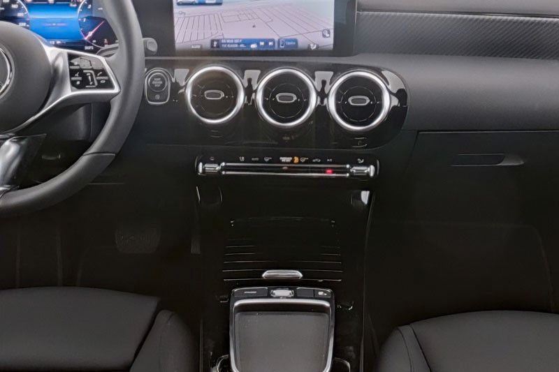 Mercedes-Benz A 200 2024