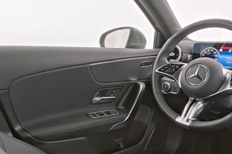 Mercedes-Benz A 200 2024